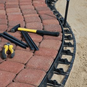 Hajlítható ágyásszegély, térkőszegély 